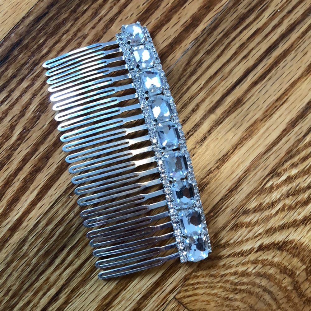 Silver Tone and Clear Crystal Hair Comb